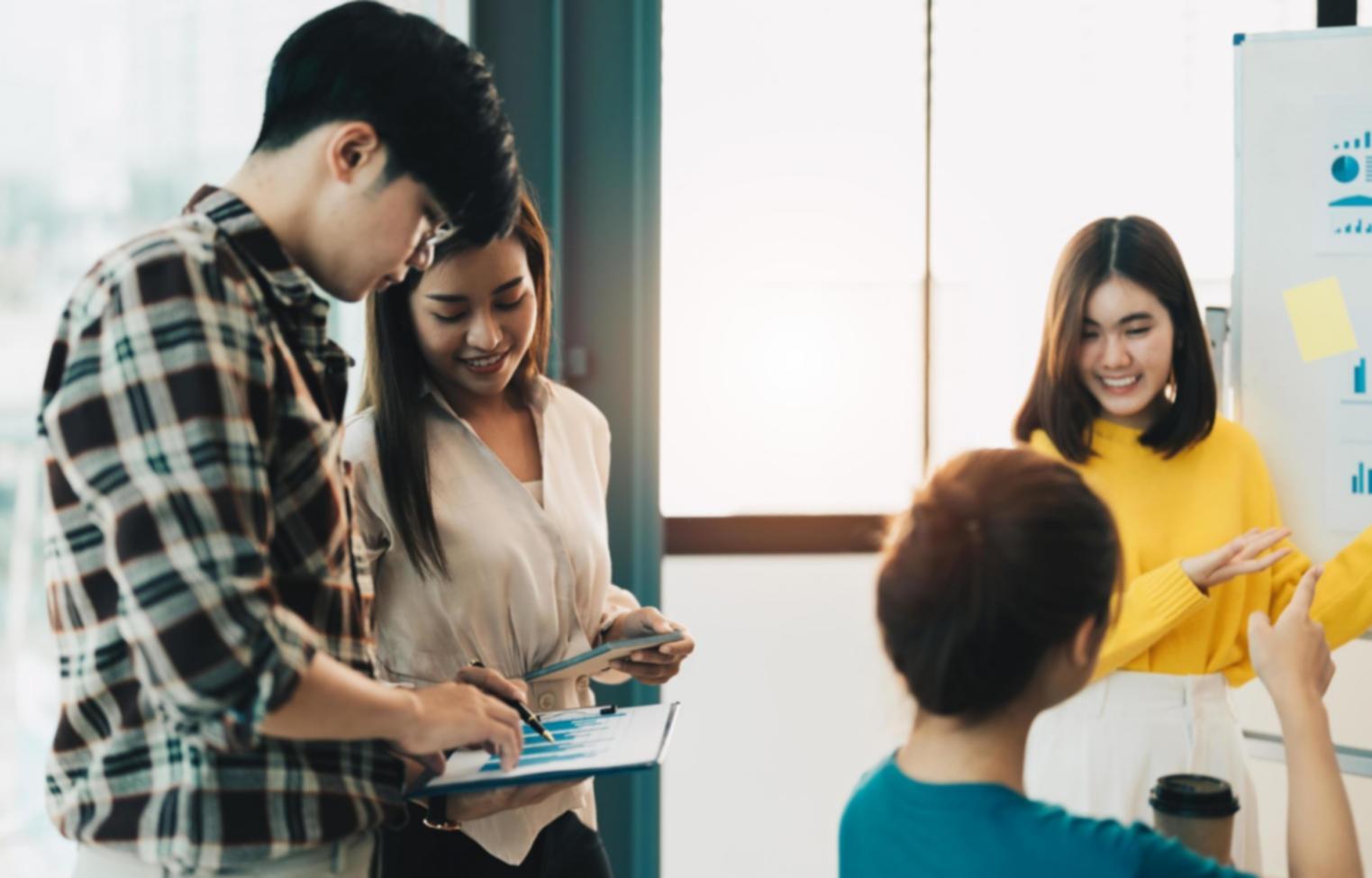 Bureau moderne illustrant notre environnement de travail professionnel